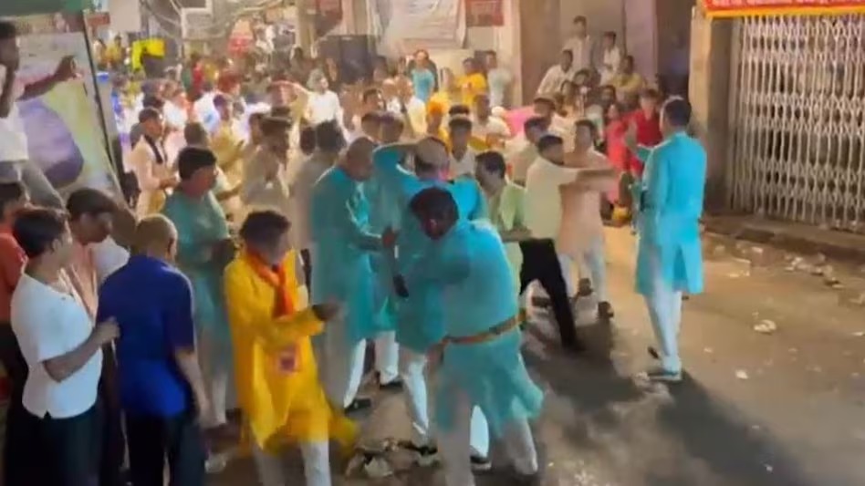 कानपुर में रथ यात्रा के दौरान भगवान जगन्नाथ का रथ खींचने को लेकर दो गुट में झड़प