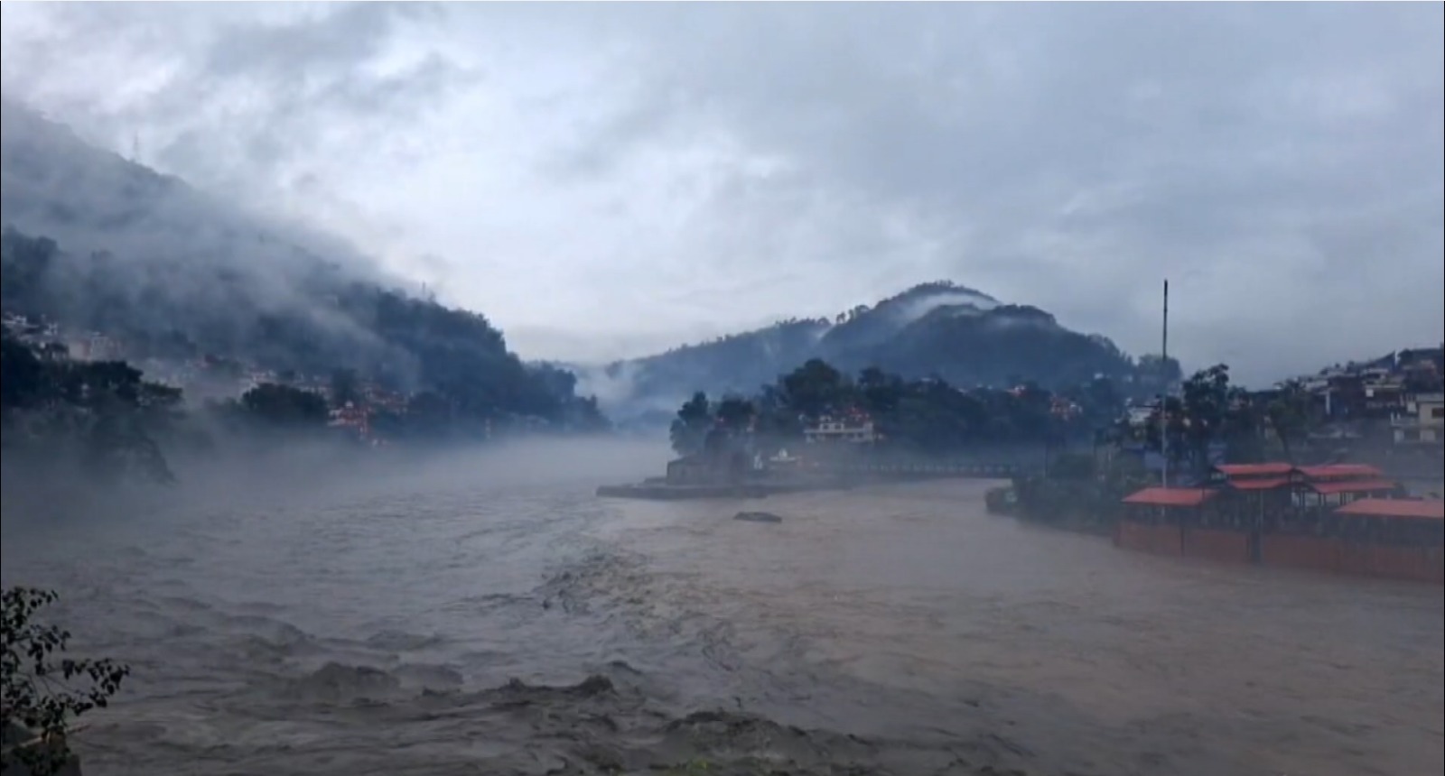 हिमाचल प्रदेश के मंडी में मानसून का कहर