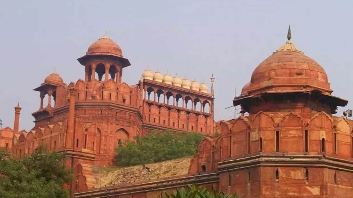 लाल किले की सुरक्षा में बड़ी लापरवाही