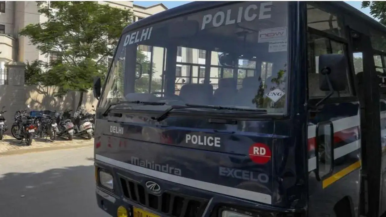 दिल्ली के स्कूलों को फिर मिली बम से उड़ाने की धमकी