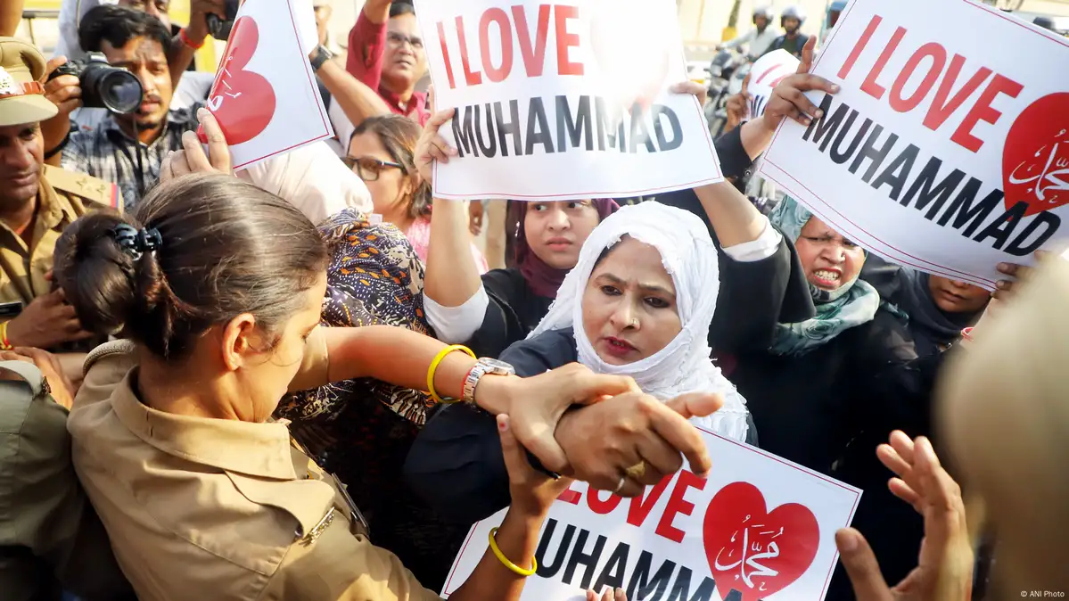 I Love Mohammed poster controversy: बरेली में गहराया ‘आई लव मोहम्मद’ पोस्टर विवाद !