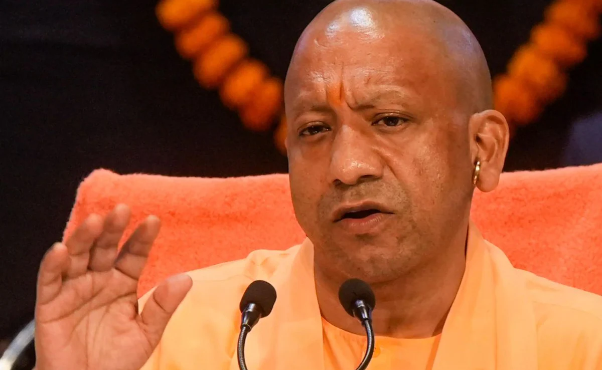 CM YOGI आदित्यनाथ ने दिखाई सख्ती