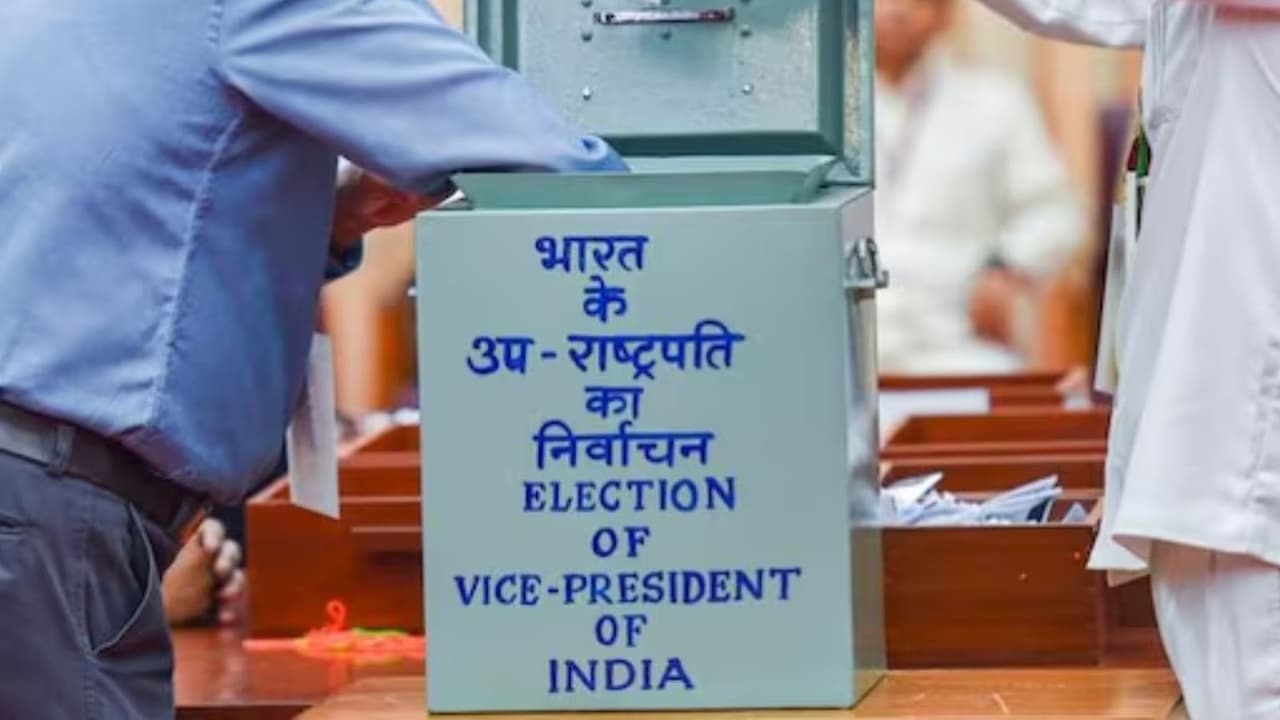 उपराष्ट्रपति चुनाव के लिए मतदान हुआ शुरू