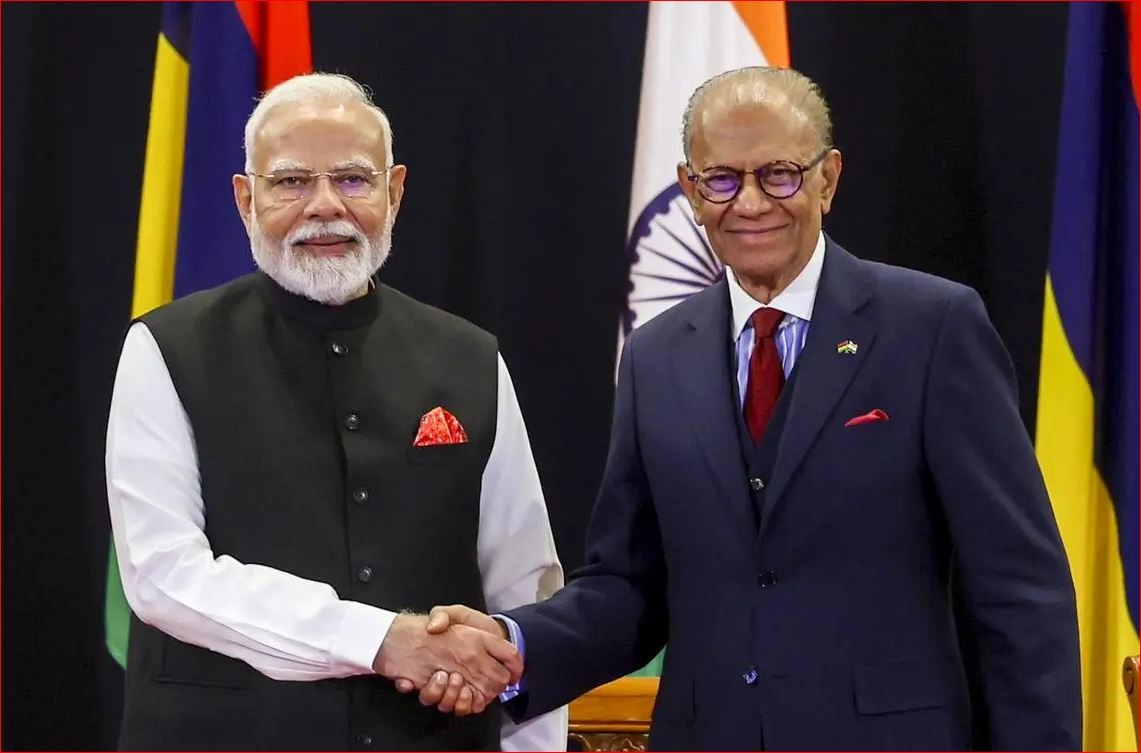 वाराणसी में बोले PM मोदी, “भारत-मॉरीशस सहयोगी नहीं, एक परिवार”