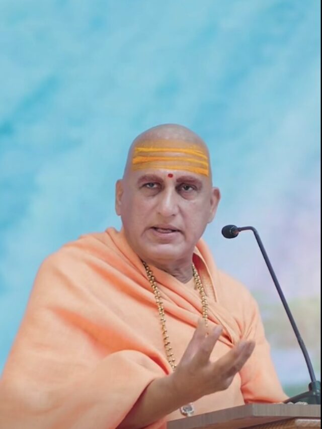 Swami Avdheshanand Giri