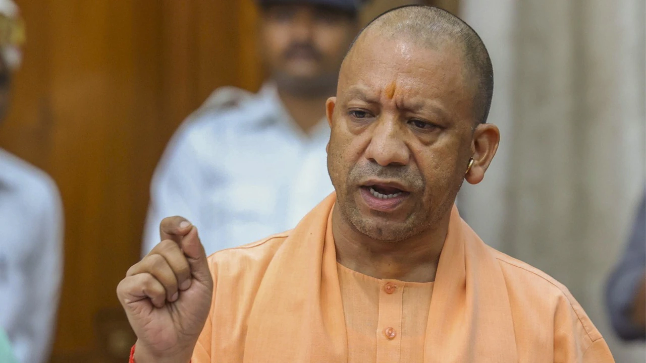 Darbhanga CM Yogi addresses public meeting: दरभंगा में CM योगी ने जनसभा में विपक्ष पर साधा निशाना