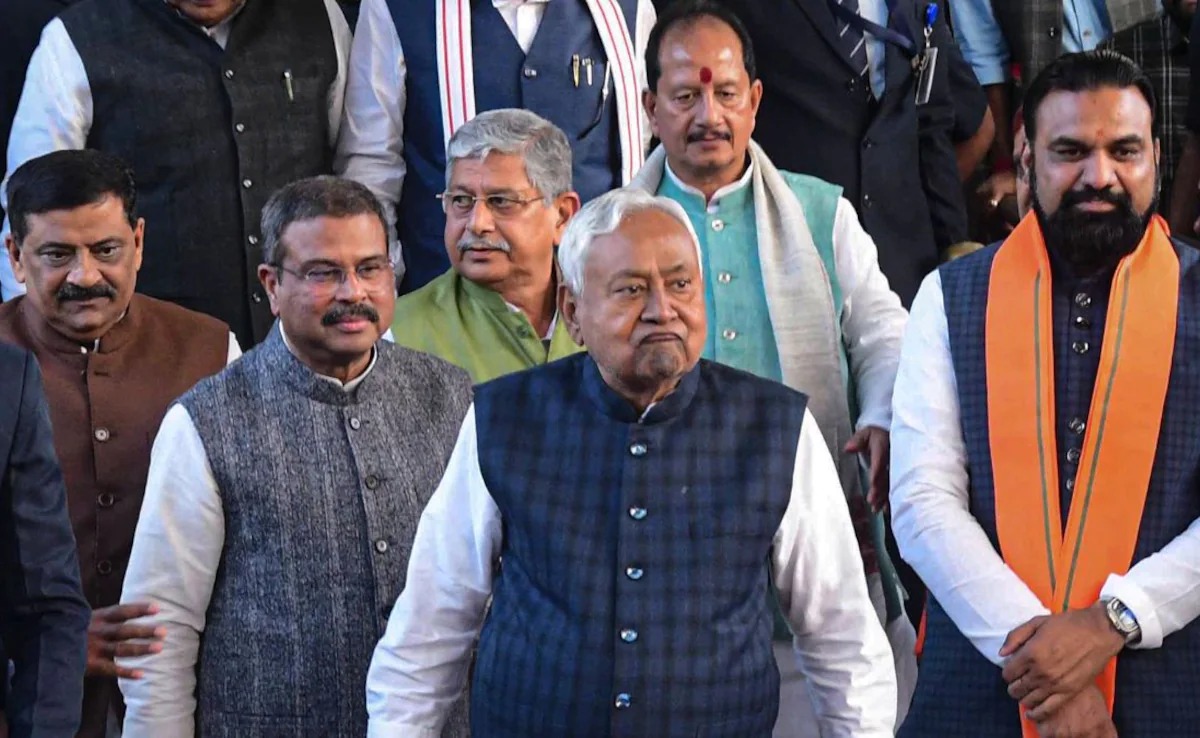 नीतीश कुमार के साथ ये 25 मंत्री लेंगे शपथ