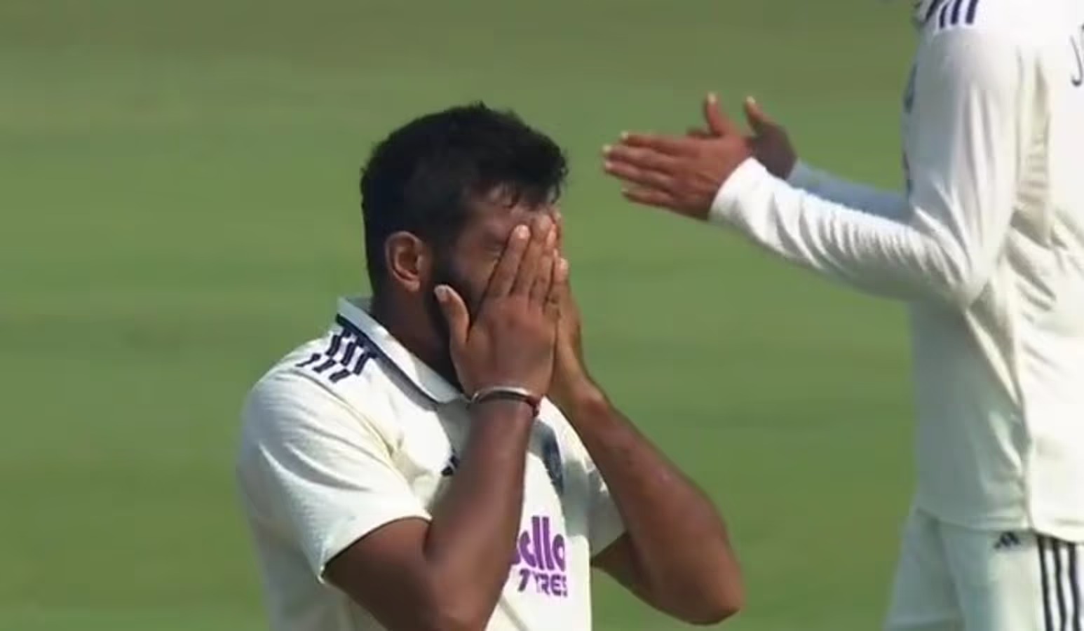 KL Rahul ने छोड़ा कैच तो बुमराह ने दिया ऐसा रिएक्शन