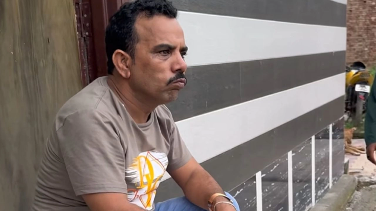 Shadab: 10 रुपए के बिस्कुट वाले शादाब के खिलाफ शिकायत