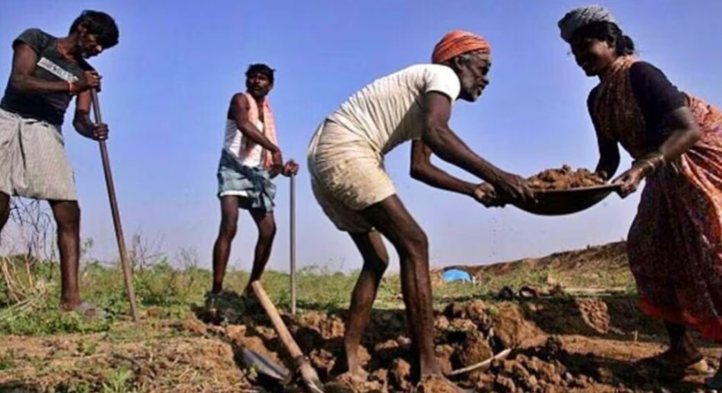 Pujya Bapu Rural Employment Scheme: मनरेगा का नाम बदलकर ‘पूज्य बापू ग्रामीण रोजगार योजना’