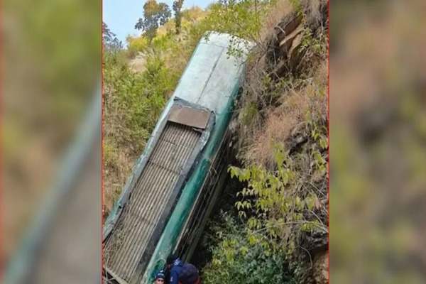 उत्तराखंड में दर्दनाक सड़क हादसा