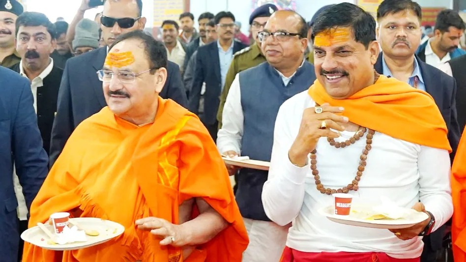 जेपी नड्डा और CM मोहन यादव ने खुद उठाई अपनी झूठी थाली