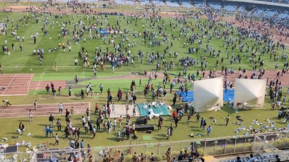 कोलकाता: ‘मेसी’ के लिए उमड़ा जनसैलाब