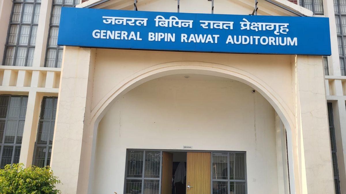 CM Yogi Adityanath reached Gorakhpur on a two-day visit: CM योगी आदित्यनाथ दो दिवसीय दौरे पर पहुंचे गोरखपुर