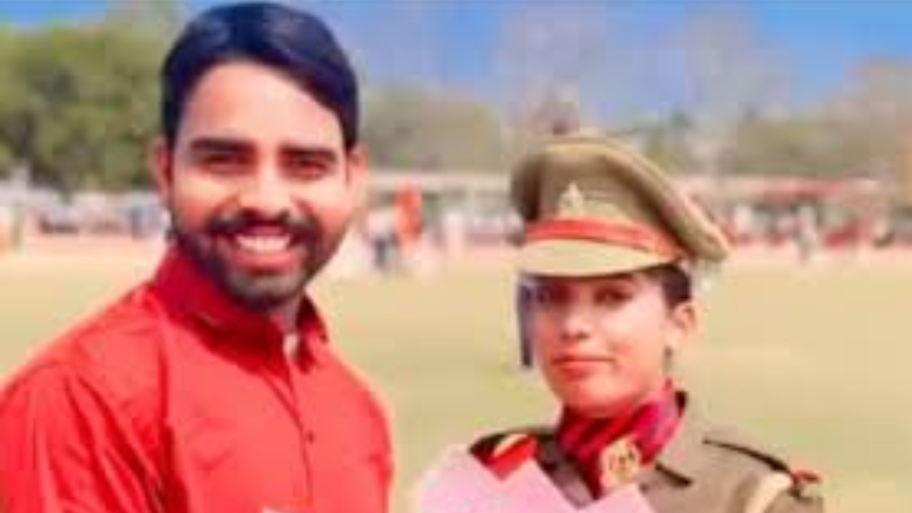 पति ने पत्नी को पढ़ा-लिखाकर बनाया दरोगा, पत्नी ने दर्ज कराई दहेज की FIR