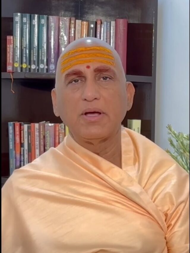 Swami Avdheshanand Giri