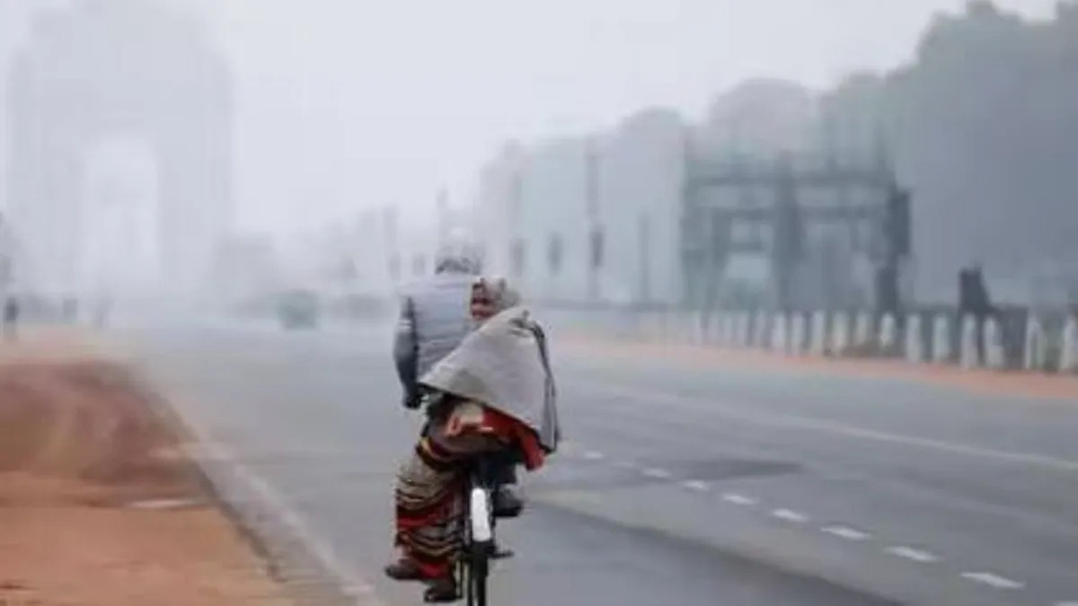 दिल्ली में ठंड और कोहरे की दोहरी मार