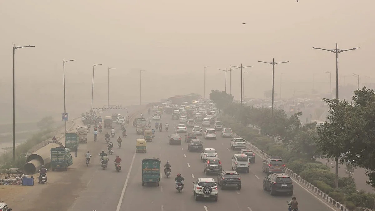 दिल्ली में घना कोहर और ठंड की हुई वापसी