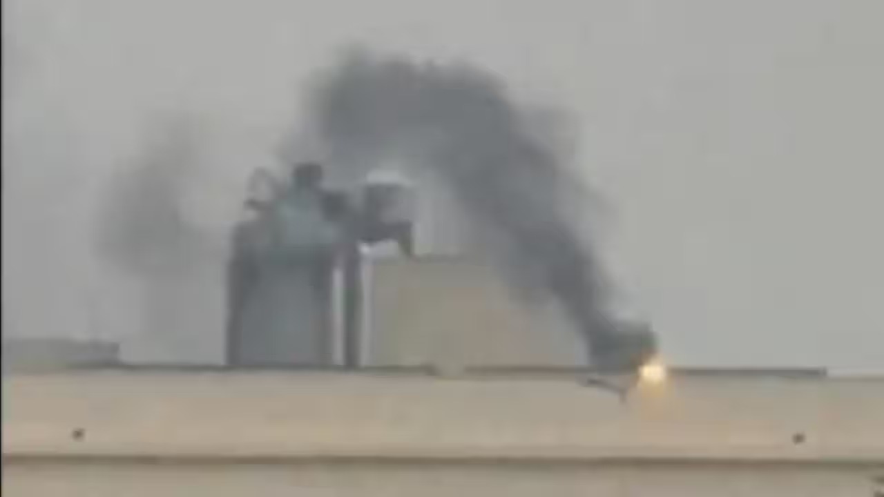 बगदाद में अमेरिकी दूतावास पर मिसाइल हमला, धू-धू कर जला परिसर 2 बगदाद में अमेरिकी दूतावास पर मिसाइल हमला