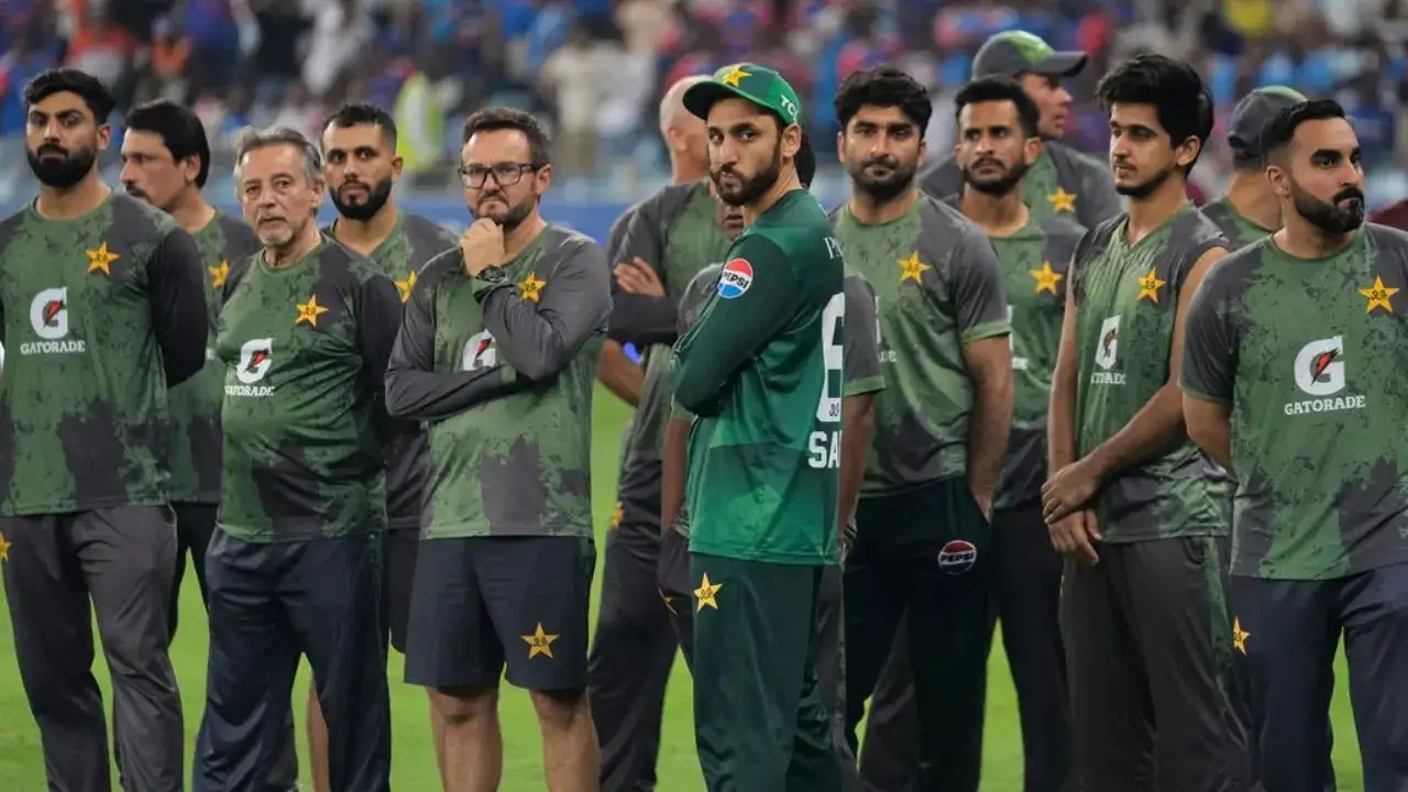 भारत से मिली हार नहीं पचा पा रहा पाकिस्तान