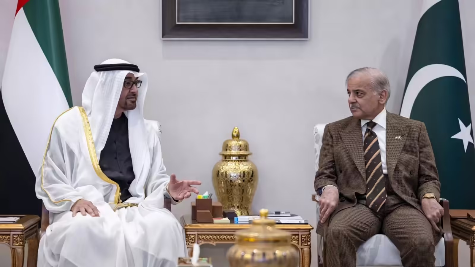 UAE ने पाकिस्तान से अपना अरबों डॉलर का कर्ज क्यों वापस मांगा ?