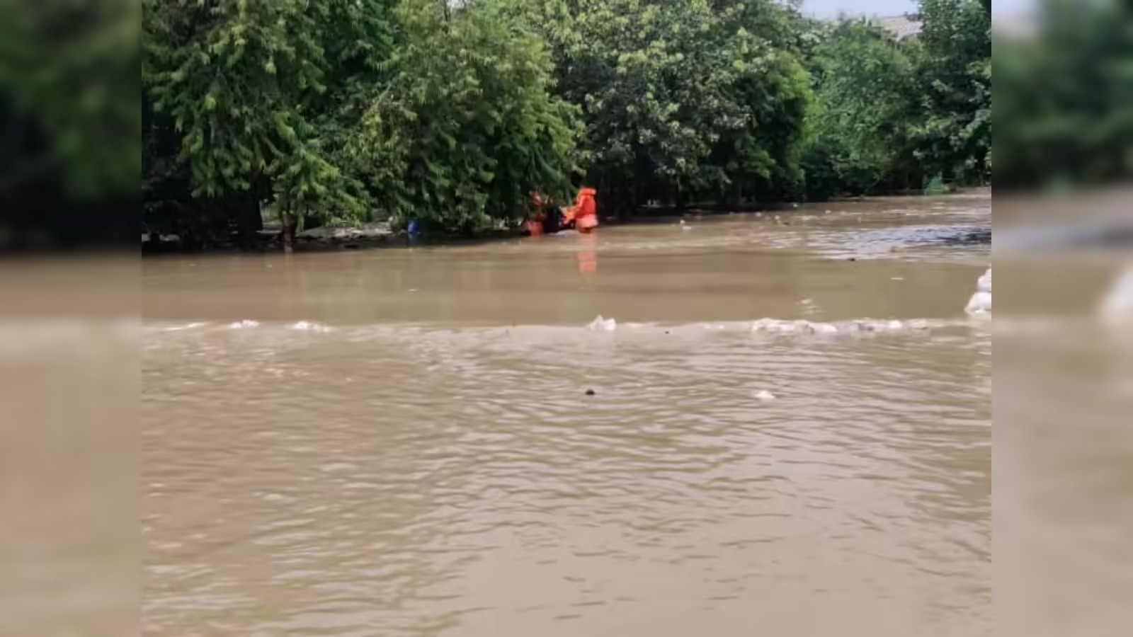 दिल्ली: द्वारका गोल्फ कोर्स के तालाब में डूबे 3 मासूम