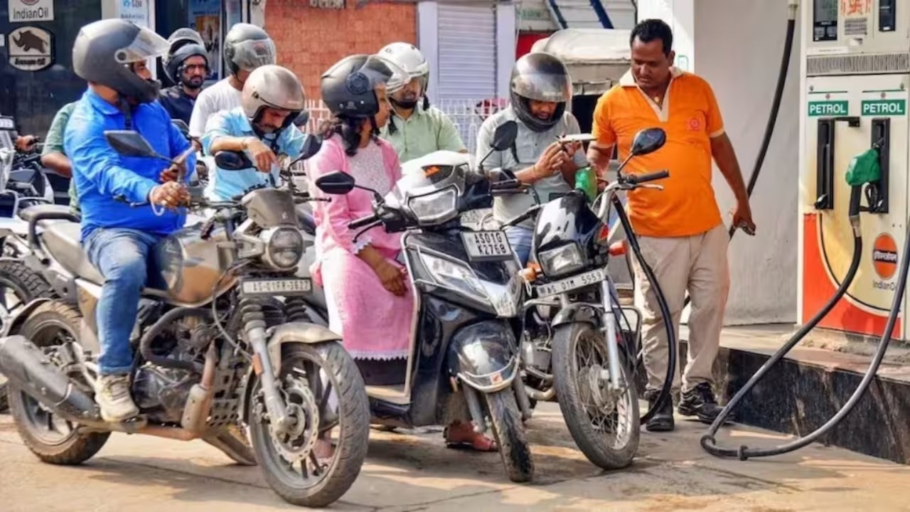 पेट्रोल-डीजल के दाम में फिर हुई बढ़ोत्तरी