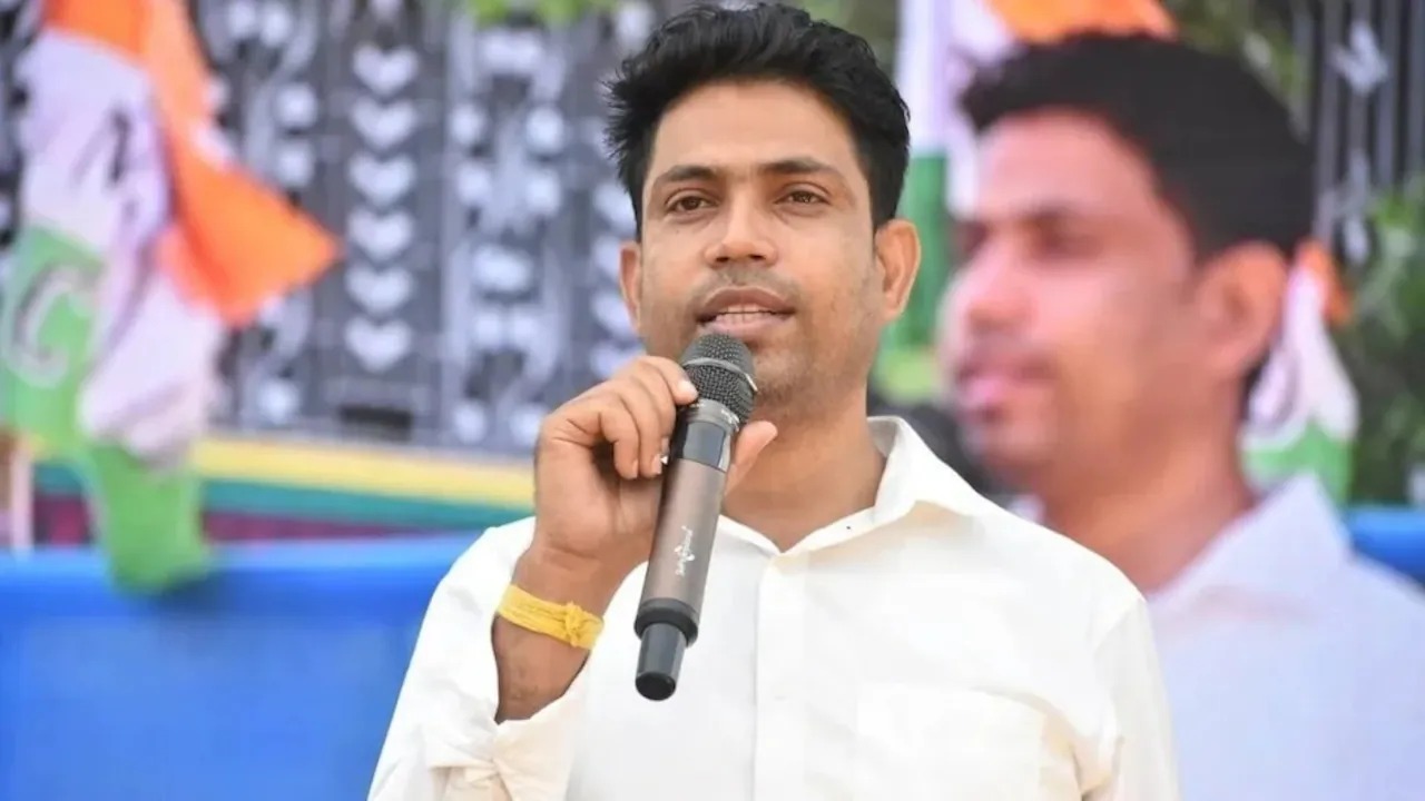 TMC नेता जहांगीर खान गिरफ्तार, नेपाल सीमा से STF ने पकड़ा 11 TMC नेता जहांगीर खान गिरफ्तार, नेपाल सीमा से STF ने पकड़ा