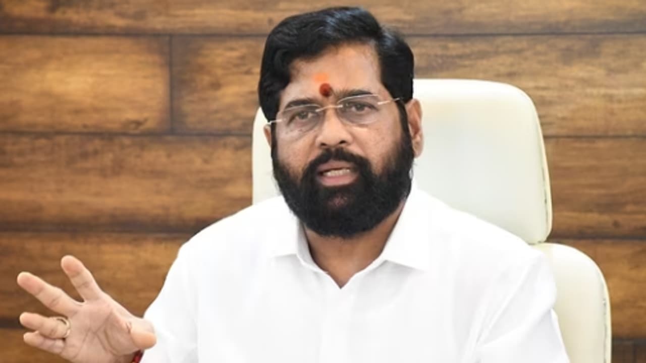 महाराष्ट्र की सियासत में फिल्मी भाषण के मायने! आखिर "पिक्चर अभी बाकी है" कहकर क्या संदेश दे गए एकनाथ शिंदे? 2 महाराष्ट्र की सियासत में फिल्मी भाषण के मायने! आखिर "पिक्चर अभी बाकी है"
