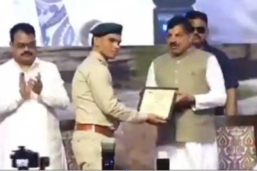 मुख्यमंत्री डॉ. यादव ने अंतर्राष्ट्रीय बाघ दिवस पर एसटीएफ जबलपुर के वनरक्षक तौहेल को किया सम्मानित 7 5139 660675076880895520036784077188928 011598 878933257193 884025 284566