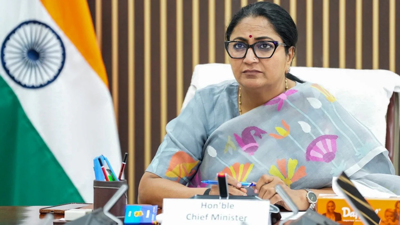 दिल्ली सरकार रक्षाबंधन पर महिलाओं को देगी बड़ा तोहफा !