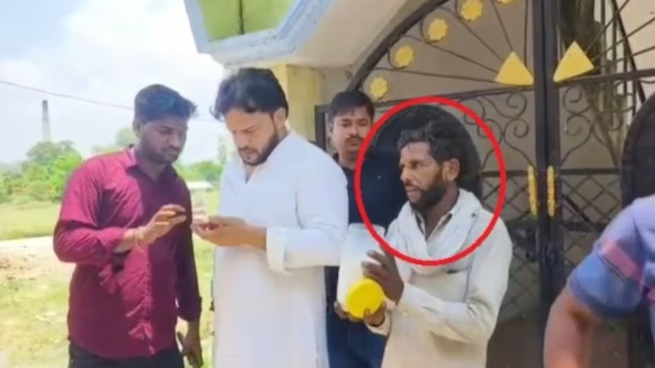 दूध में थूकने के आरोप में पकड़ा गया दूधिया आरिफ