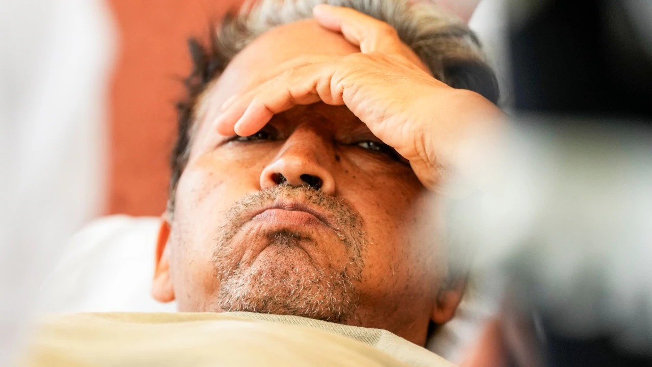 सोनम वांगचुक की तबीयत पर आया बड़ा अपडेट, अस्पताल में भी जारी है भूख हड़ताल 2 सोनम वांगचुक की तबीयत पर आया बड़ा अपडेट