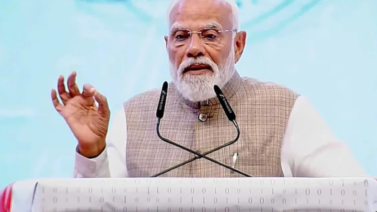 पेपर लीक पर सरकार का बड़ा एक्शन! अब 10 साल की जेल और ₹1 करोड़ तक जुर्माना?
