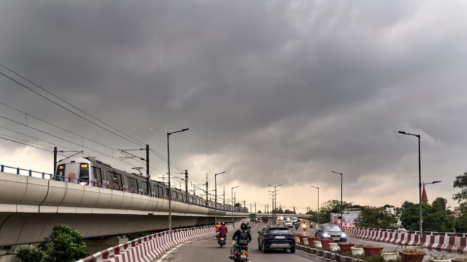 दिल्ली-NCR में इस दिन दस्तक देगा मॉनसून, लेकिन इस बार कम बारिश होने के आसार ! 17 दिल्ली-NCR में इस दिन दस्तक देगा मॉनसून