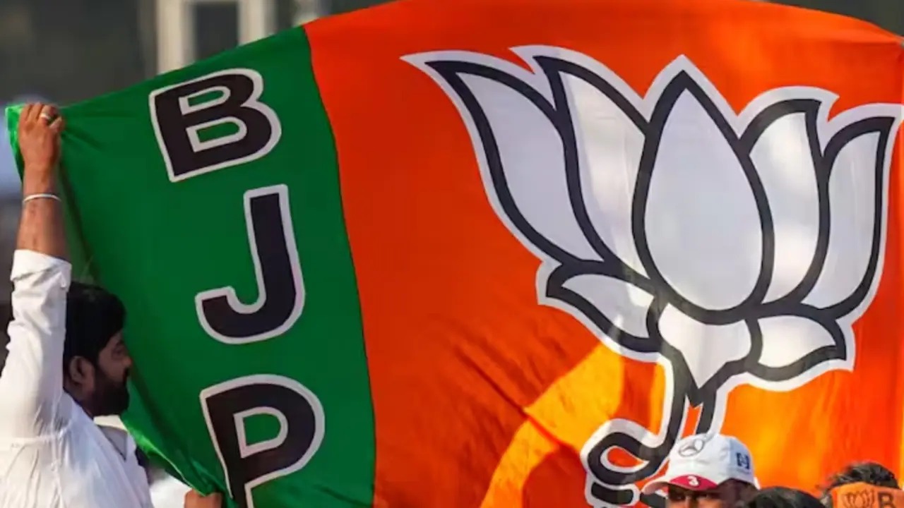 BJP में बड़ा संगठनात्मक फेरबदल, नए प्रभारियों को यूपी-पंजाब-गुजरात की चुनावी कमान 7 BJP में बड़ा संगठनात्मक फेरबदल