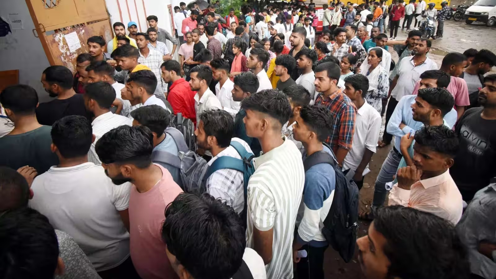 BPSC AEDO परीक्षा धांधली केस में बड़ा एक्शन, बायोमीट्रिक ऑपरेटर गिरफ्तार 5 BPSC AEDO परीक्षा धांधली केस में बड़ा एक्श