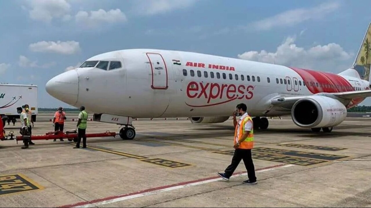लखनऊ में Air India Express की फ्लाइट की कराई गई Emergency लैंडिंग, 155 यात्री सुरक्षित 6 लखनऊ में Air India Express की फ्लाइट की कराई गई Emergency लैंडिंग
