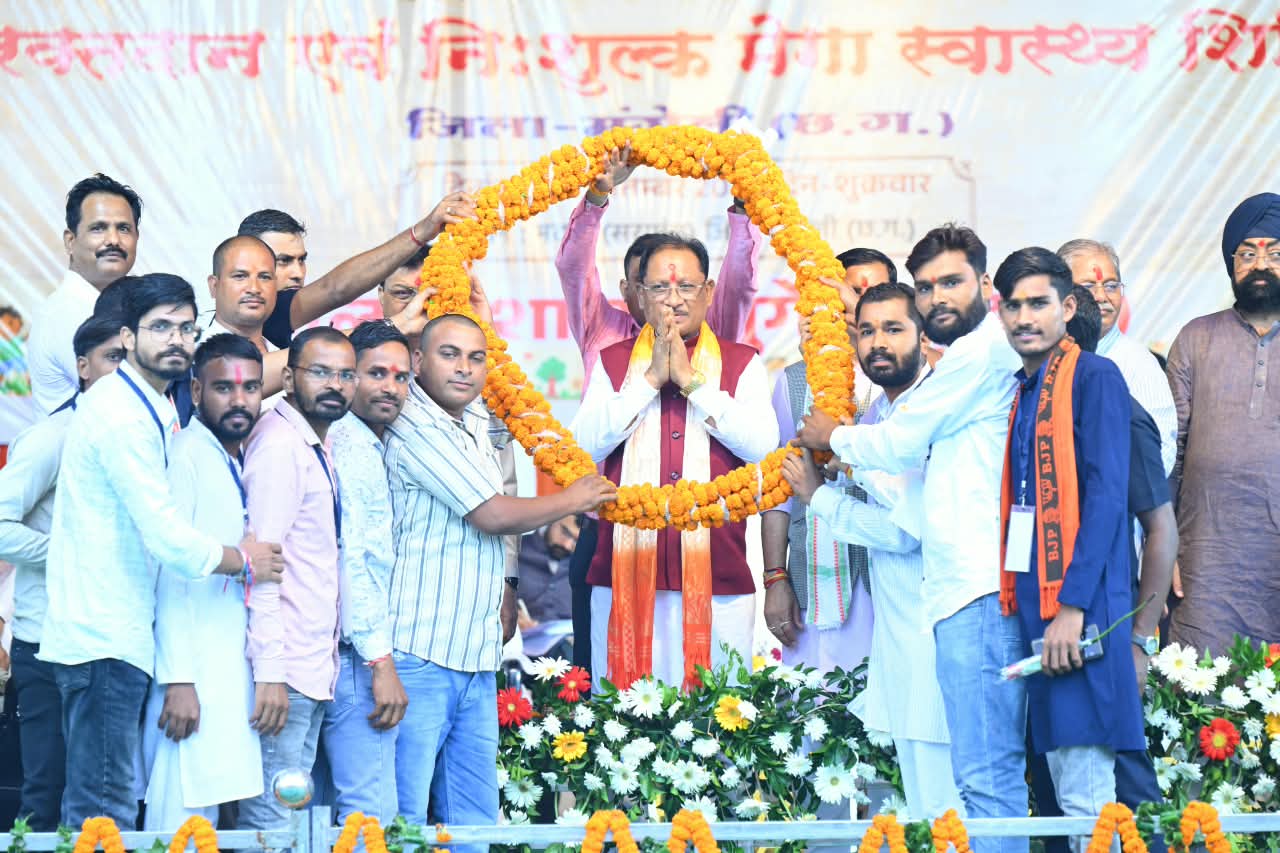 मुख्यमंत्री विष्णु देव साय ने 21 विकास कार्यों का किया लोकार्पण एवं शिलान्यास: मदकू में 68.96 करोड़ रुपये के विकास कार्यों की सौगात, ट्रॉमा सेंटर और इको टूरिज्म सेंटर सहित कई बड़ी घोषणाएं….. 10 nggkg