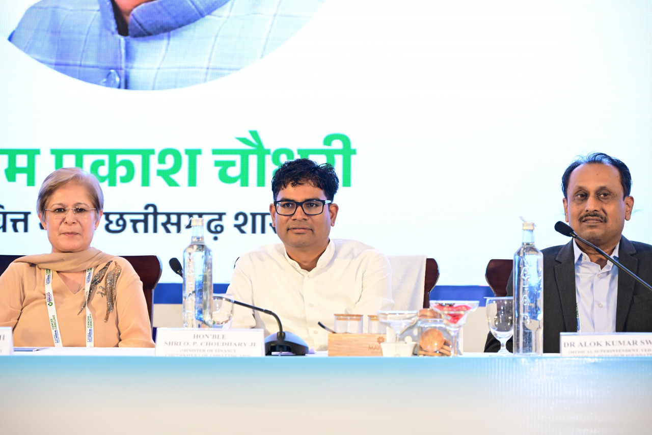 कैंसर केयर को मजबूत करने के साथ स्वस्थ मानव संसाधन तैयार करना जरूरी: वित्त मंत्री ओ.पी. चौधरी….. 2 ngng 8
