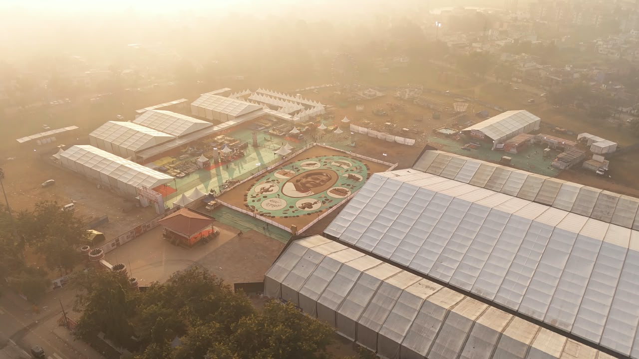 बस्तर के लालबाग में वनोपज से सजी 20,700 वर्गफीट की भव्य रंगोली ने रचा विश्व रिकॉर्ड, राष्ट्रपति द्रौपदी मुर्मु ने किया अवलोकन…. 1 NG 11